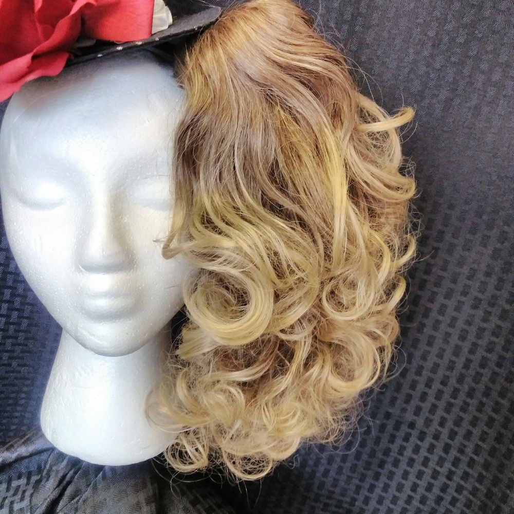 Ponytail wig dishwater blonde